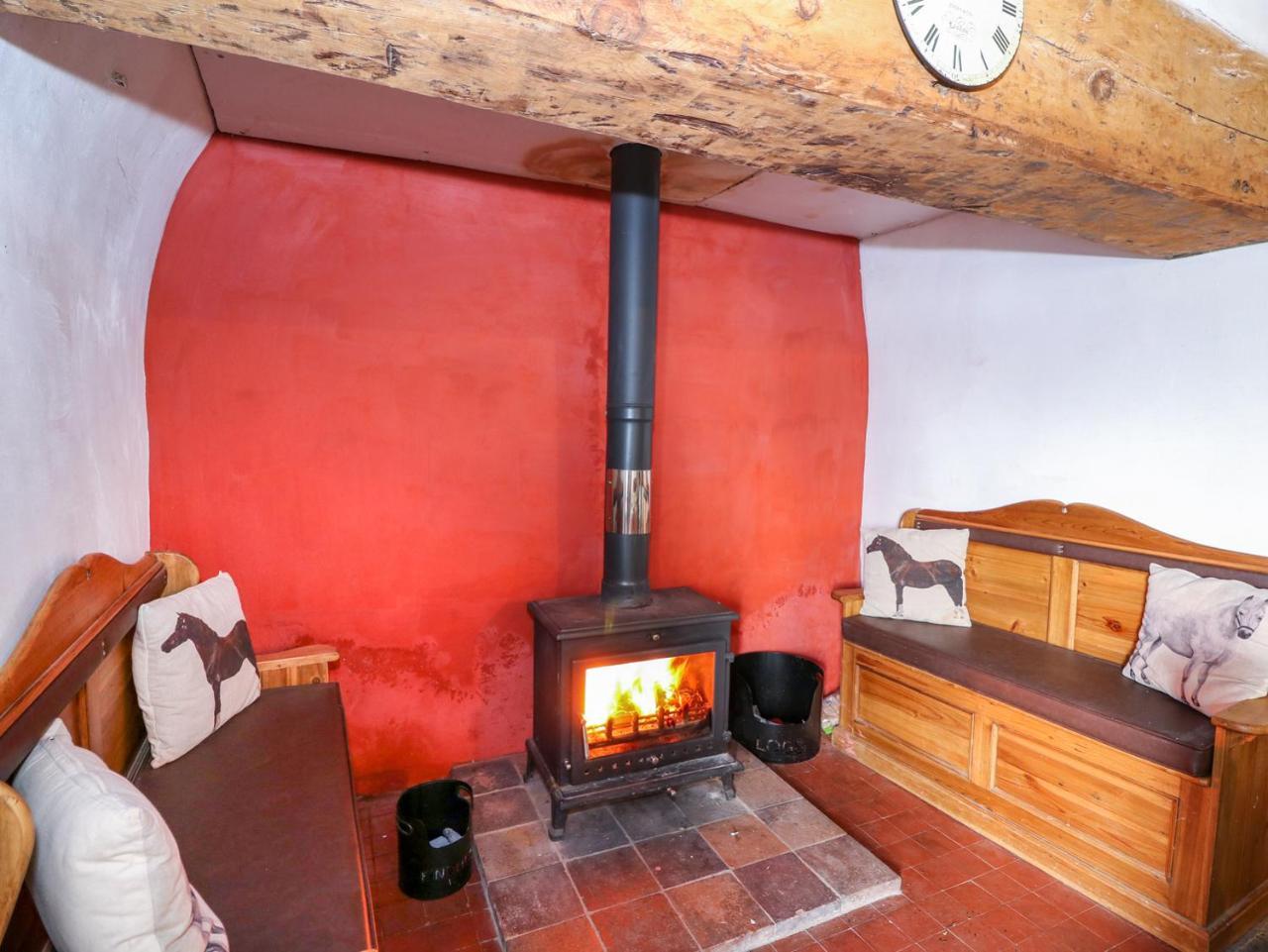 Villa Llwyncadfor Farm à Llangunllo Extérieur photo
